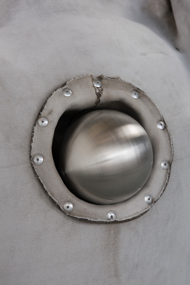 Siobh&amp;aacute;n Hapaska&amp;nbsp;
Bird, 2016
concrete cloth, fibreglass, stainless steel
100 x 110 x 100 cm / 39.4 x 43.3 x 39.4 in&amp;nbsp;