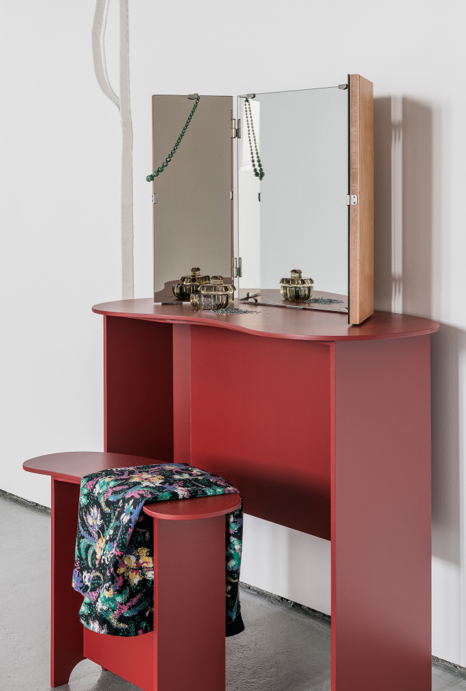 Aleana Egan
Second-hand, 2024
Lismore Castle Arts: St Carthage Hall Lismore, Waterford, Ireland