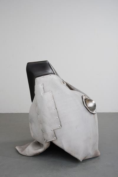 Siobh&amp;aacute;n Hapaska,&amp;nbsp;Bird,&amp;nbsp;2016, concrete cloth, fiberglass, stainless steel, 100 x 110 x 100 cm / 39.4 x 43.3 x 39.4 in&amp;nbsp;
