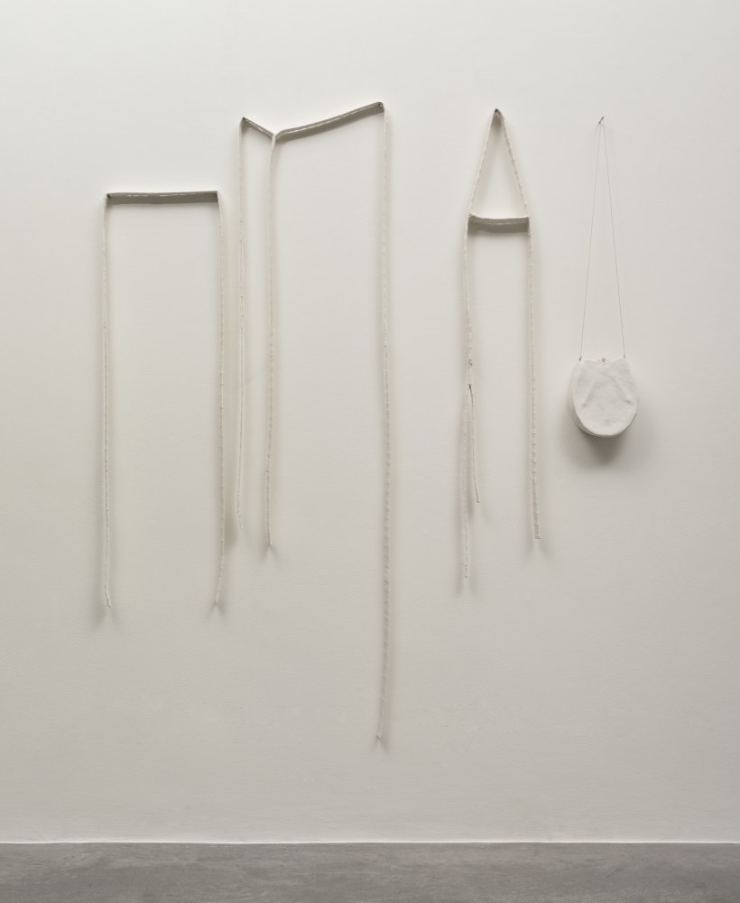 Aleana Egan
Sky Song,&amp;nbsp;2023
card, tape, noil, cotton, papier m&amp;acirc;ch&amp;eacute;, twine, split pins, 4 elements
155 x 130 cm / 61 x 51.2 in total
