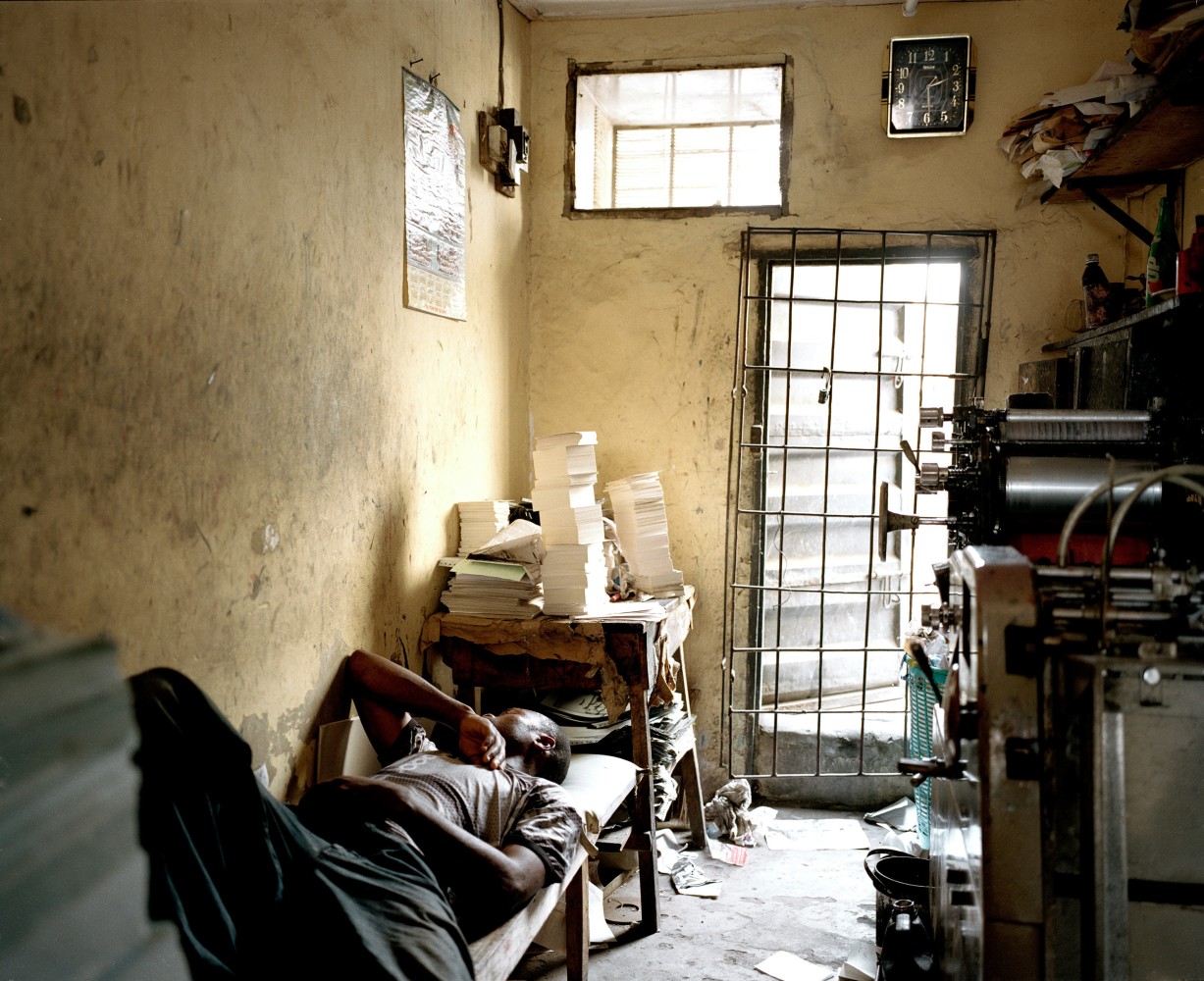 Paul Seawright&amp;nbsp;
Untitled (man), 2005
lightjet print on fuji crystal paper, mounted on aluminium, framed, edition of 6&amp;nbsp;
127 x 152.4 cm / 50 x 60 in&amp;nbsp; &amp;nbsp;
Collection of Arts Council of Ireland
