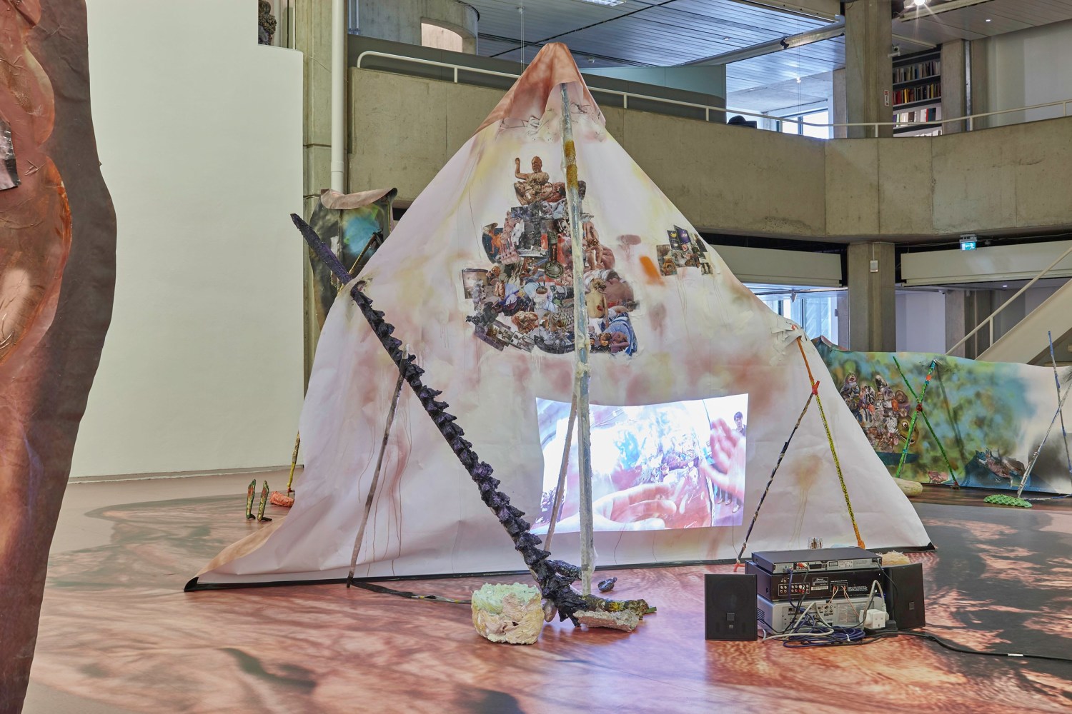 Sam Keogh
Four Fold, 2015
Douglas Hyde Gallery, Dublin, Ireland

&amp;nbsp;