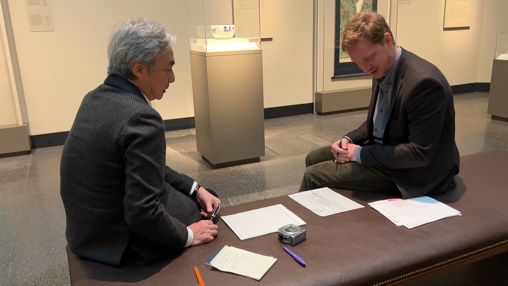 フリーア美術館のキュレーター、フランク・フェルテンズさんと打ち合わせをしています。日本美術の屈指の専門家です。