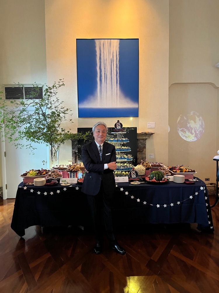 There was an American independence Day celebration at the residence of the United States Ambassador to Japan. &amp;nbsp;I reunited with my waterfall paintings hanging at the Main Dinning and the Ball Rooms.