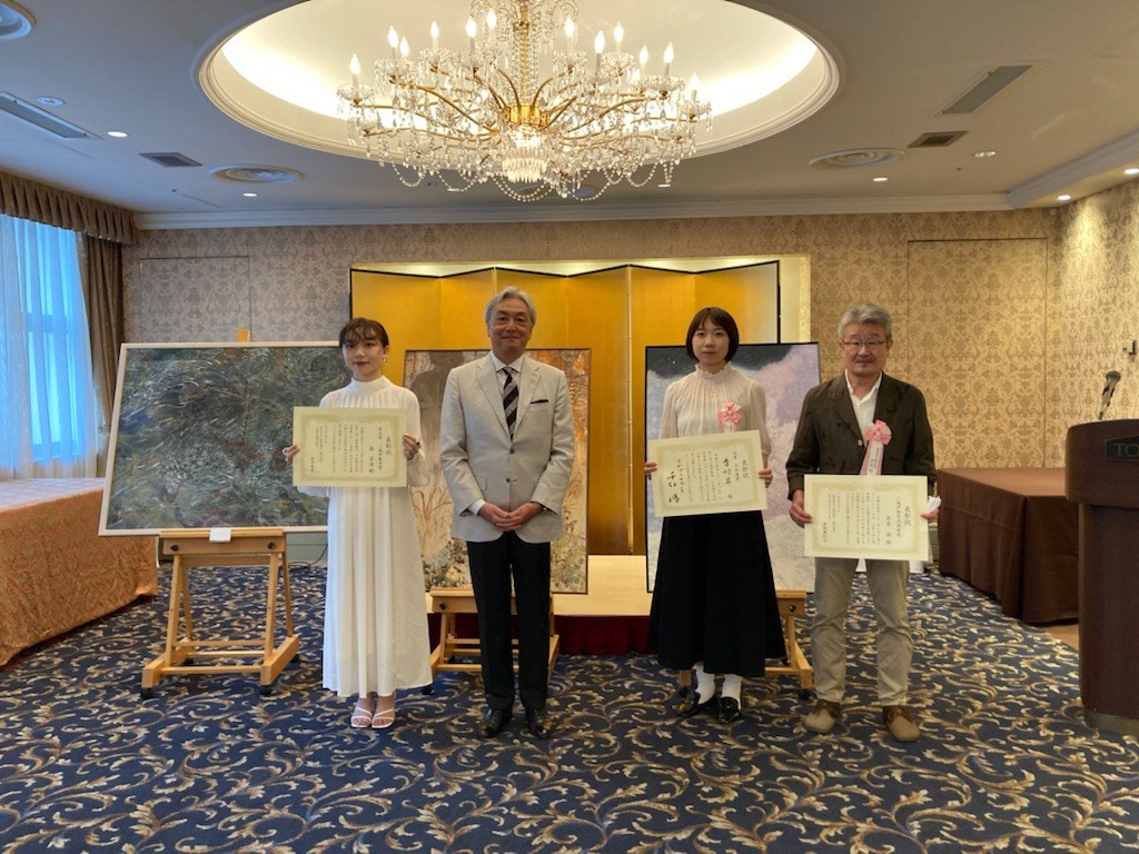I participated in the award ceremony for 2nd Japanese Painting Award.&amp;nbsp; Many wonderful works were submitted. &amp;nbsp;

Overall my impression of the works submitted, were works that directly faces and tries to overcome the death that is familiar to everyone, the expression of dynamism of life.&amp;nbsp; Covid and the war are affecting and inspiring artists.&amp;nbsp;&amp;nbsp; Only 20 works were included as finalists.