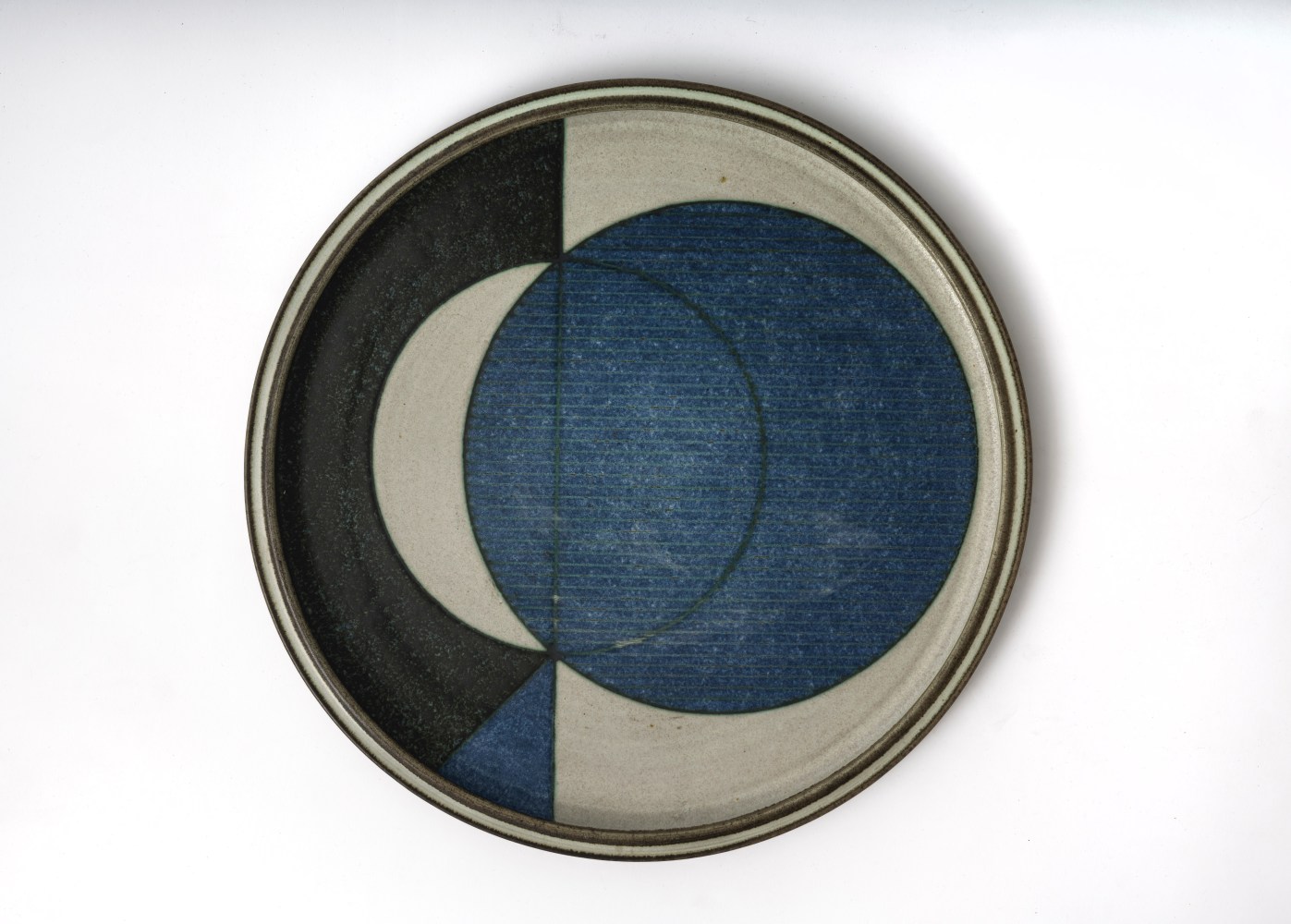 Harrison McIntosh (1914-2016) Platter, 1977 glazed stoneware 16 x 1 inches; 40.6 x 2.5 centimeters ​​​​​​​LSFA# 15152