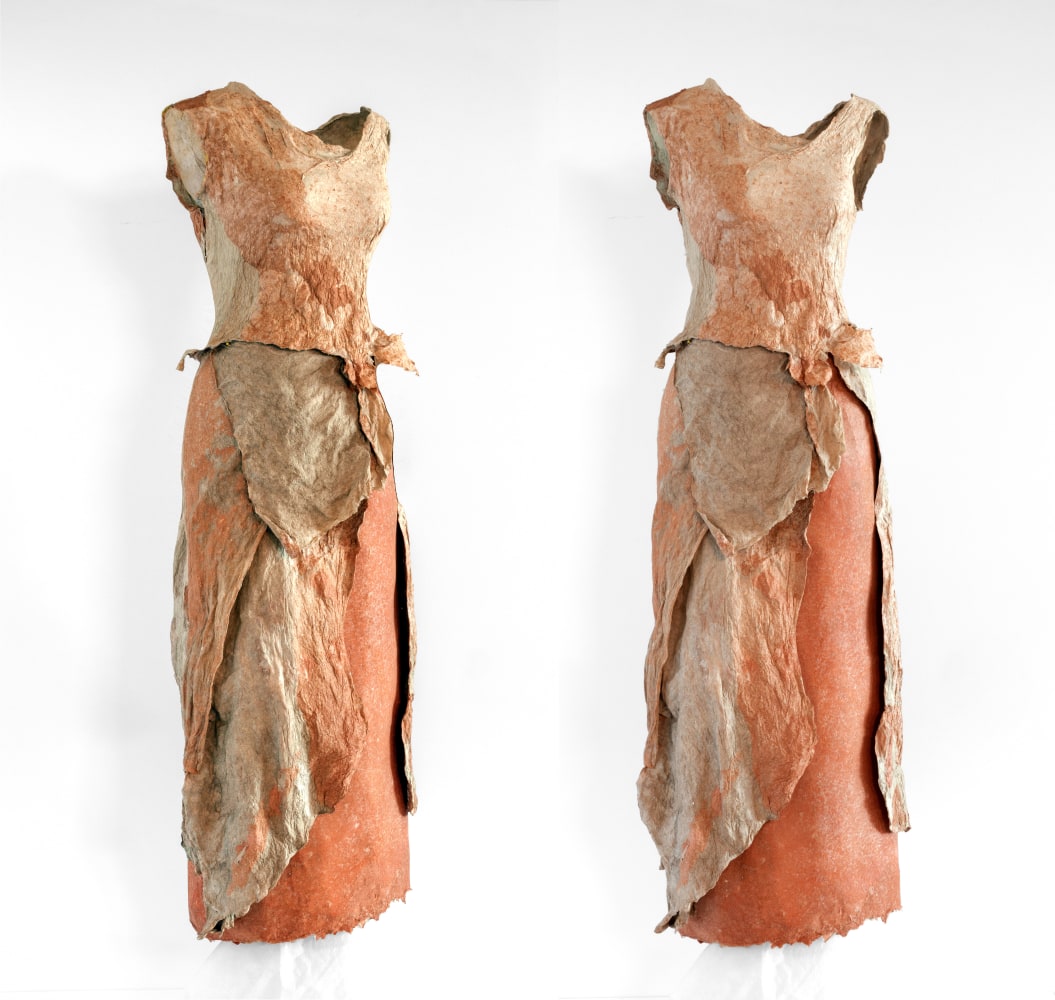 Desert, 2024 
Handmade flax paper, clay, pelon
48 x 16 x 16 in. (121.9 x 40.6 x 40.6 cm)
Sala-1327-C