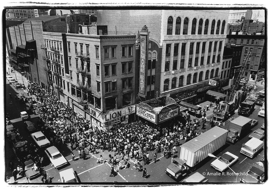 Crowd for Crosby, Stills, and Nash Tickets, May 1970, 1970&amp;nbsp;
Gelatin silver print
20 x 24 in. (50.8 x 61 cm)
Edition 10 of 250
ARR-1001-C