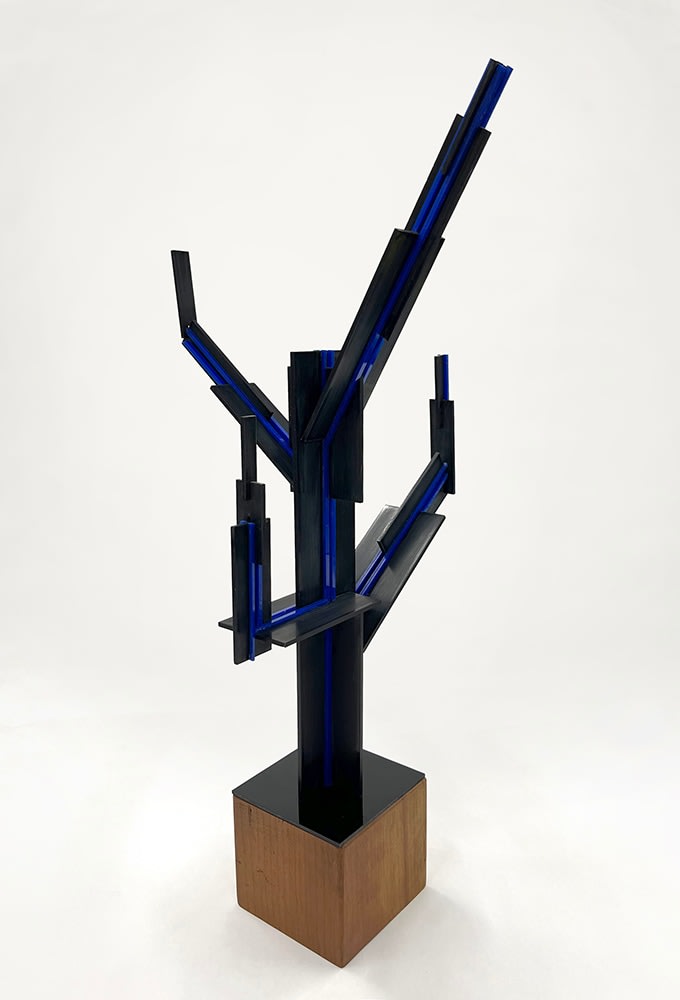 Black Power maquette, 1971
Plexiglas, wood
19 x 11.5 x 10 in. (48.3 x 29.2 x 25.4 cm)
ROT-1068-C