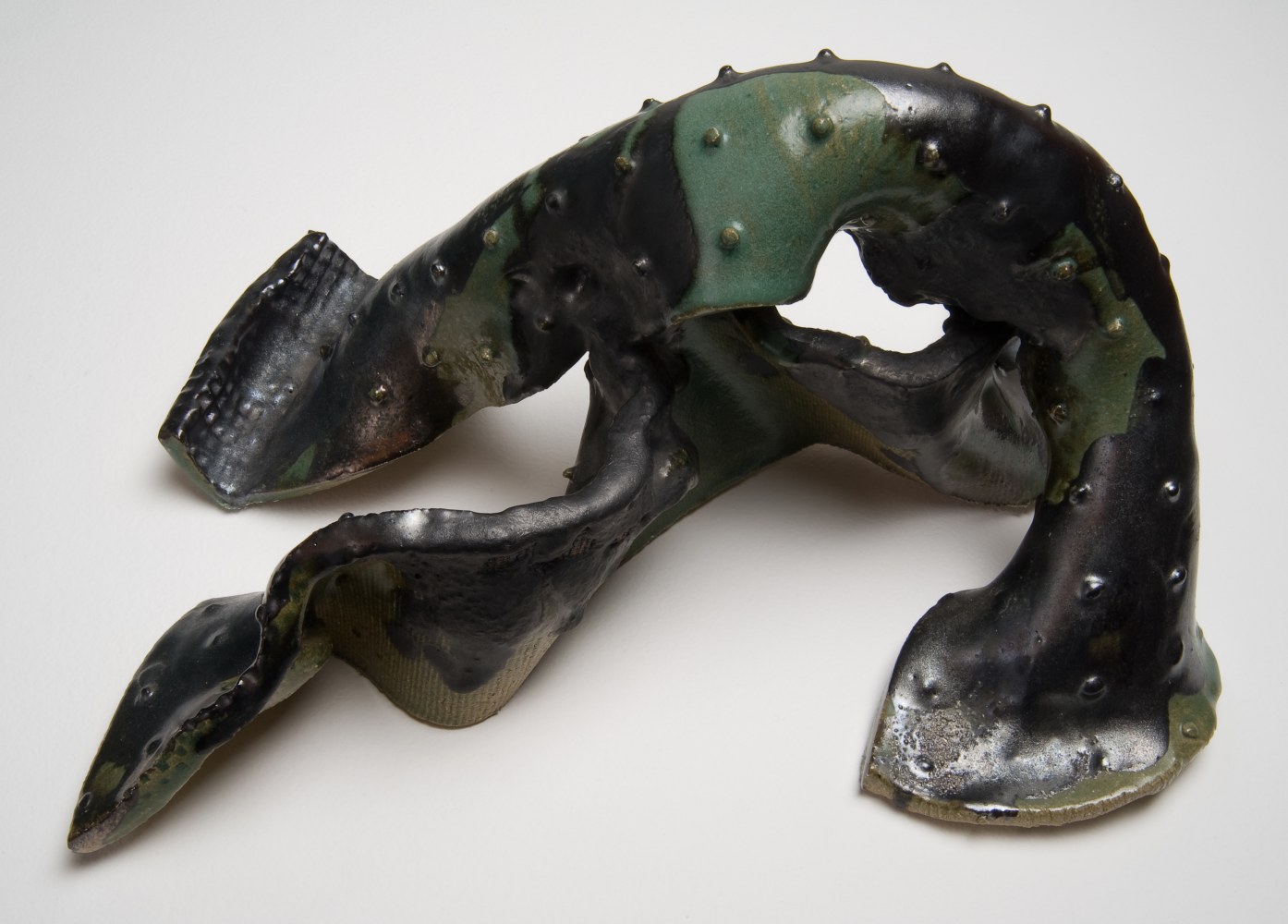 Lynda Benglis
Hanakwa, 1992
Ceramic with glaze
6 x 14 x 8 in. (15.2 x 35.6 x 20.3 cm)
Private collection