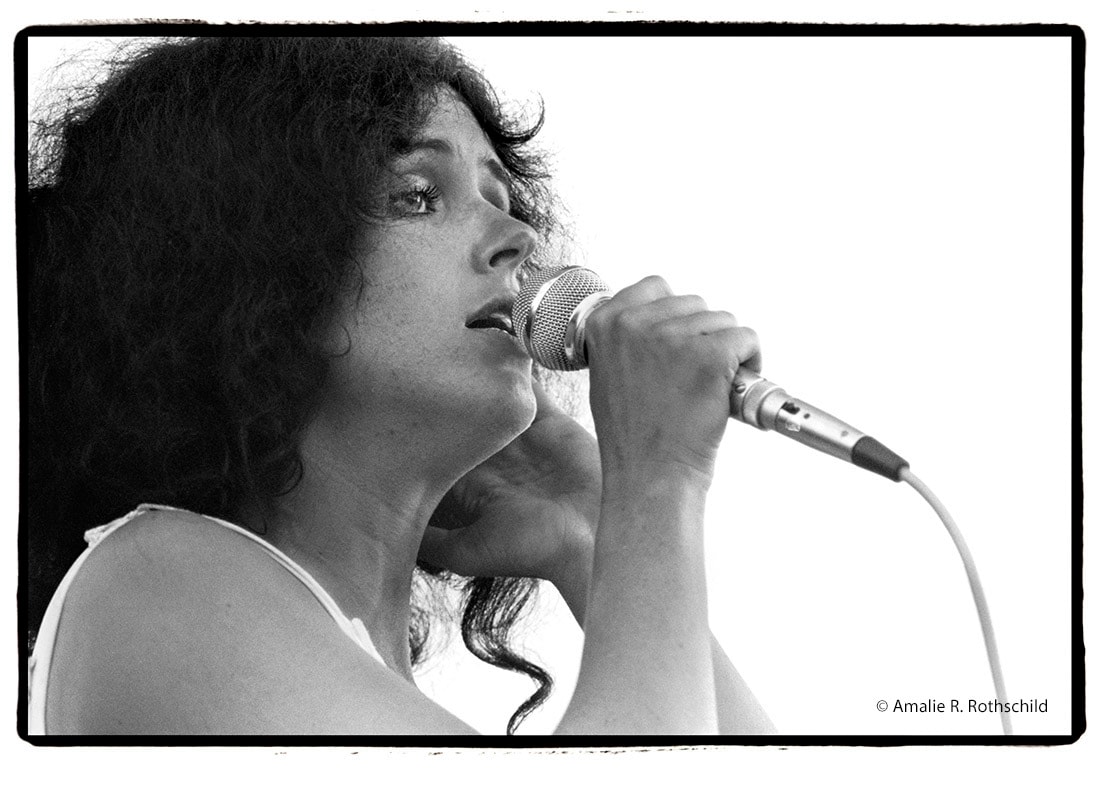 Grace Slick at Woodstock, August 16, 1969, 1969&amp;nbsp;
Gelatin silver print
16 x 20 in. (40.6 x 50.8 cm)
Edition 1 of 250
ARR-1035-C