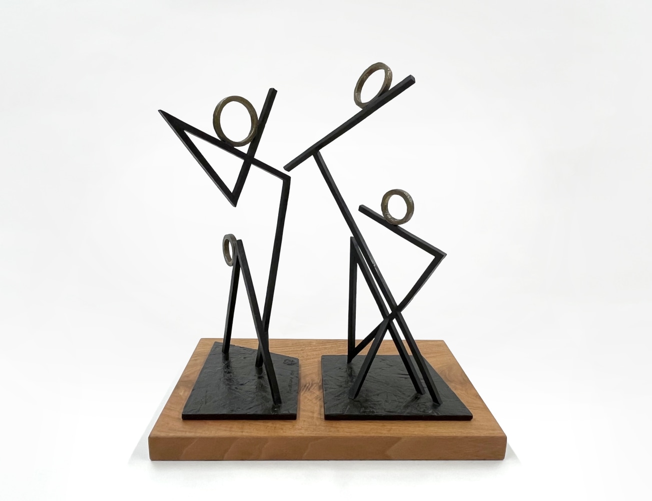 Duet, 1991
Bronze
14.25 x 14.25 x 7.38 in. (36.2 x 36.2 x 18.7 cm)
ROT-1036-C