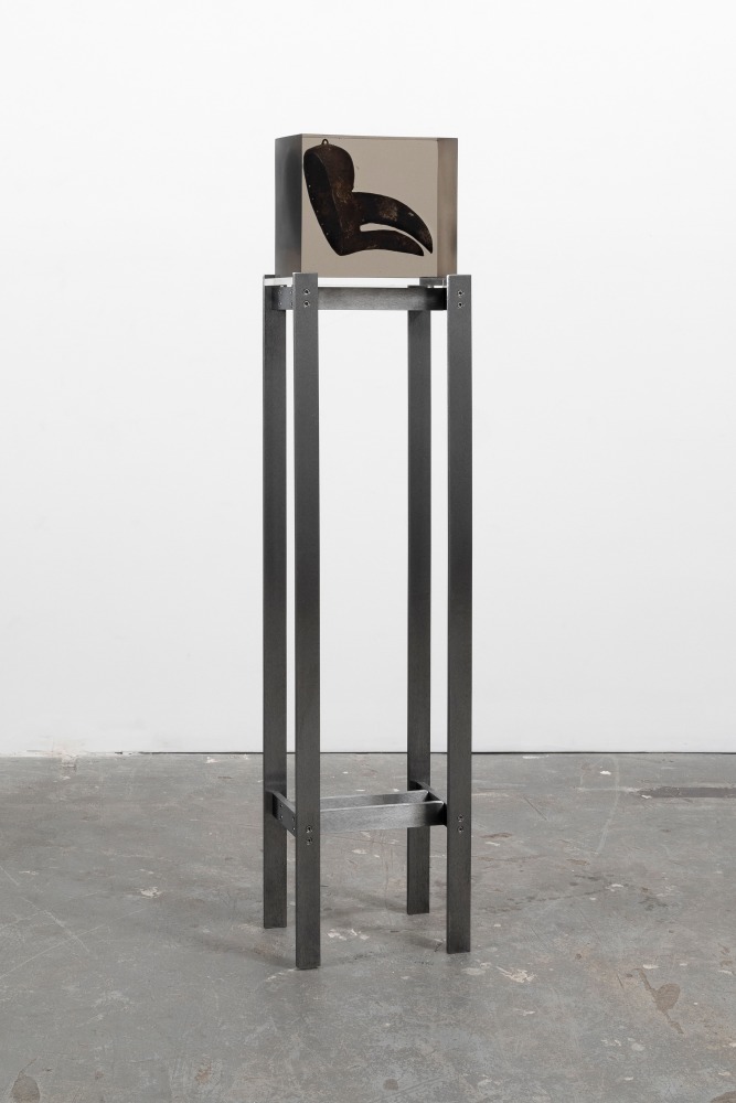 MATTHEW ANGELO HARRISON
Prey
2024
Wooden figure, polyurethane resin, steel, acrylic
Sculpture 23 x 26.5 x 16 cm / 9 x 10 3/8 x 6 1/4 in
Pedestal 112 x 21 x 29.5 cm / 44 1/8 x 8 1/4 x 11 5/8 in
HARRI60080