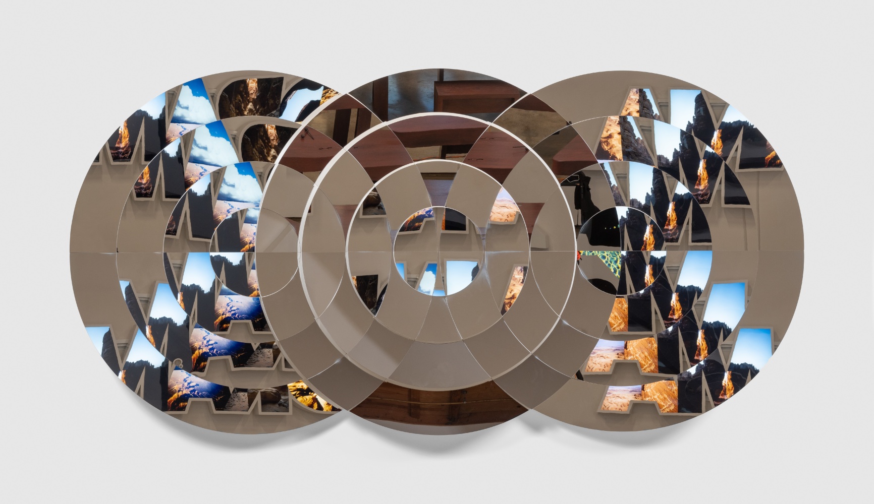 Doug Aitken HOWL Exhibitions Galerie Eva Presenhuber(00)