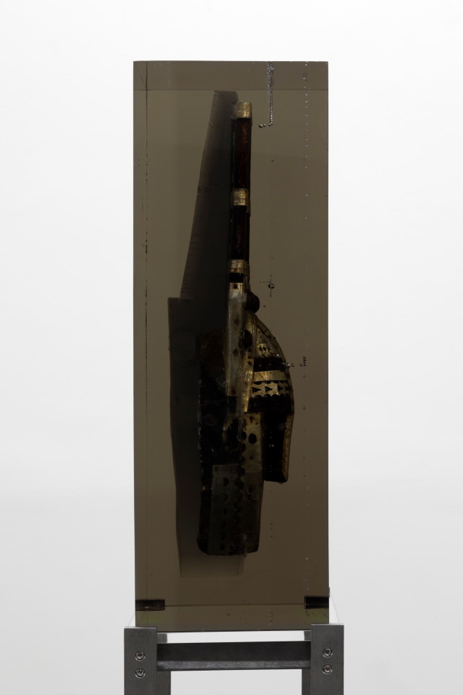 MATTHEW ANGELO HARRISON
Carrying Your Shadow
2024
Wooden figure, polyurethane resin, steel, acrylic
Sculpture 66 x 30 x 23 cm / 26 x 11 3/4 x 9 in
Pedestal 112 x 35.5 x 25.5 cm / 44 1/8 x 14 x 10 in
HARRI60082