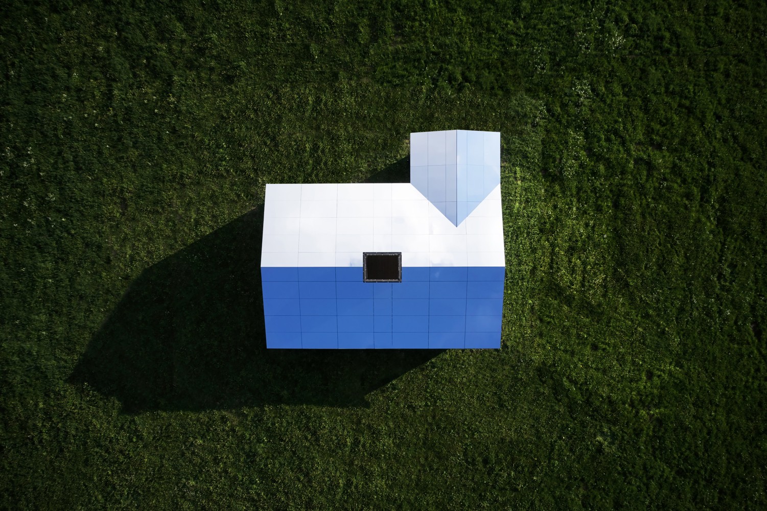 Installation view of living art installation by Doug Aitken