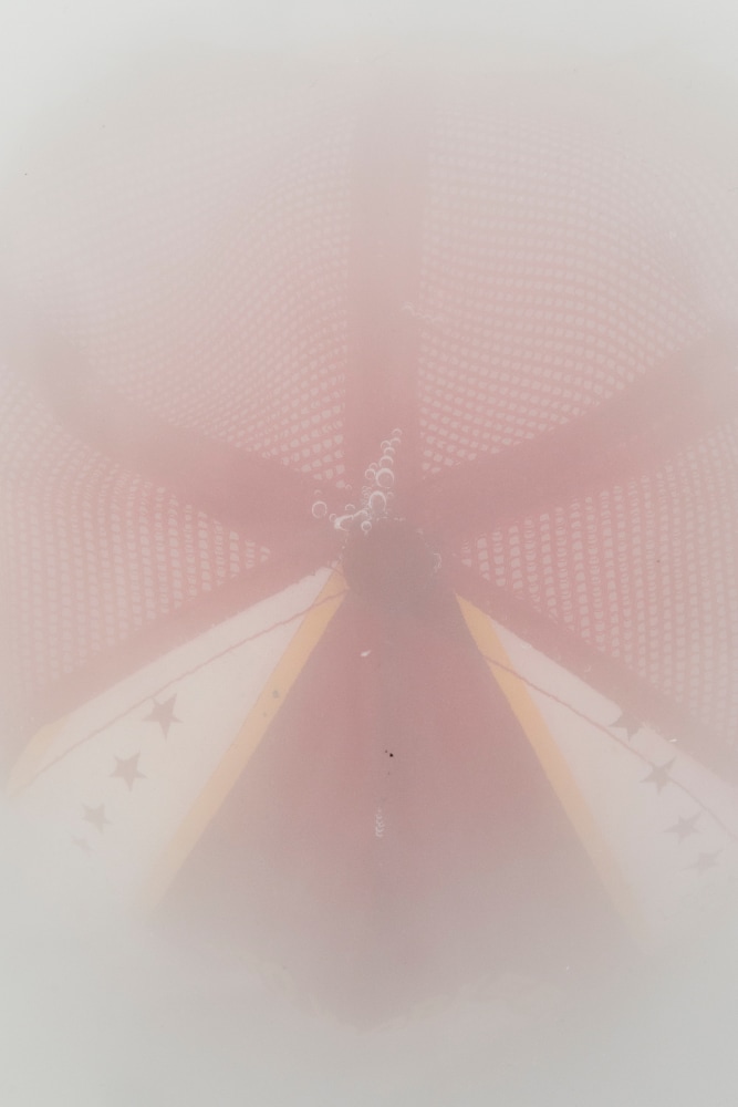 MATTHEW ANGELO HARRISON
Fog of American Ghosts
2024
Autoworkers hat, polyurethane resin, steel, acrylic
Sculpture 37 x 23 x 25 cm / 14 1/2 x 9 x 9 7/8 in
Pedestal 112 x 30.5 x 25.5 cm / 44 1/8 x 12 x 10 in
HARRI60086