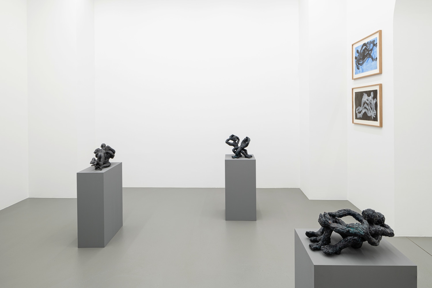 Installation view, Andrew Lord, a sculpture of my left hand and five embraces, Galerie Eva Presenhuber, Vienna, 2023