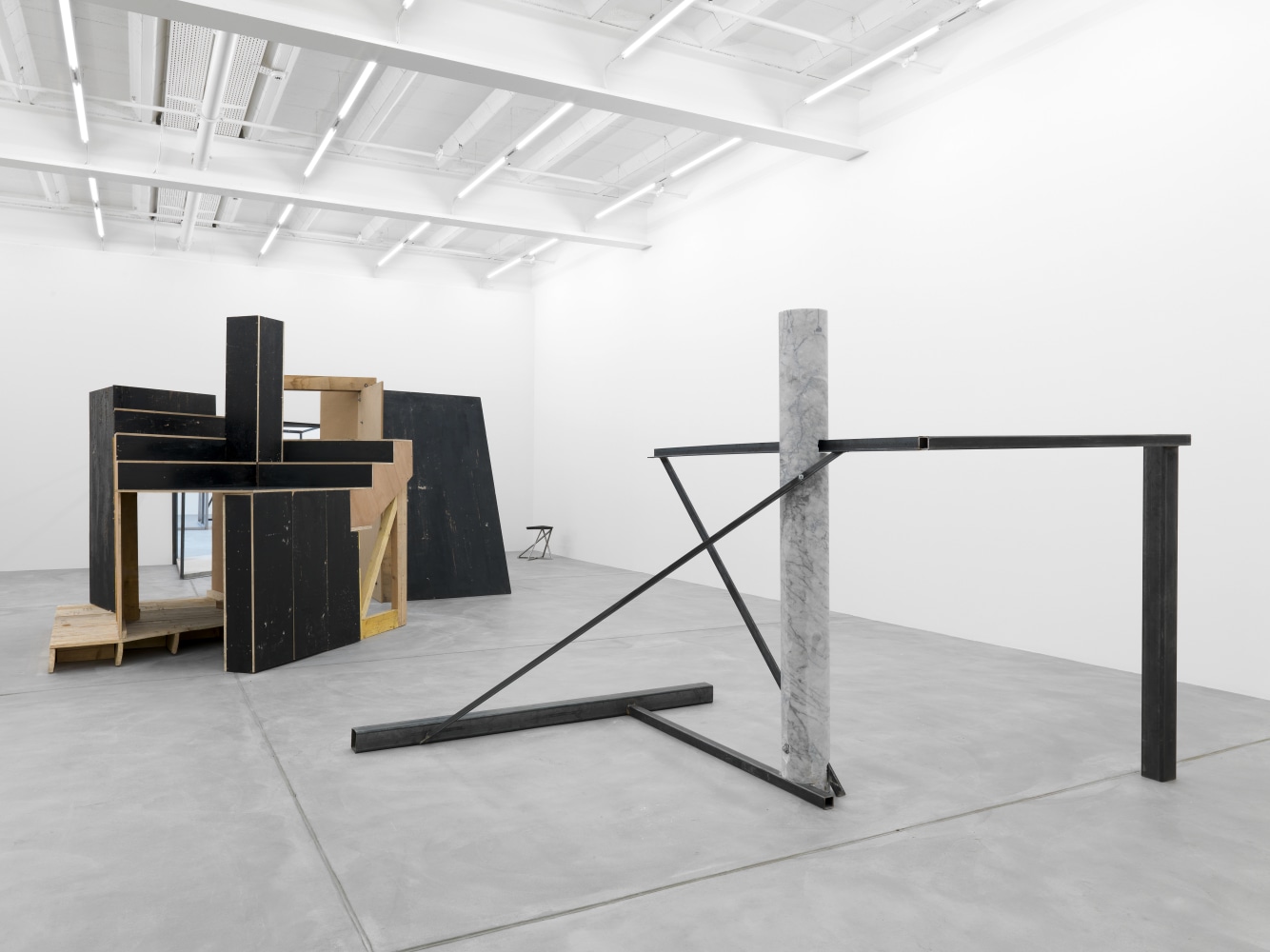 Installation view of Oscar Tuazon sculptures exhibitions