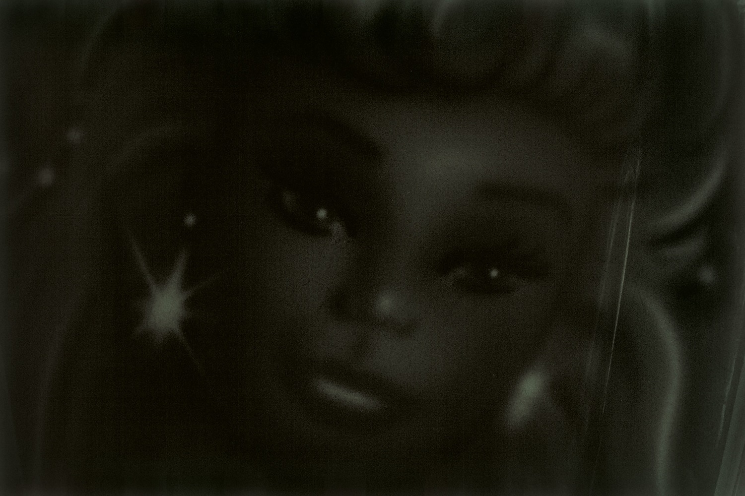 Fotografias II

2005
Series of 6 photographs mounted on cardboard, behind glass
Photo, each 10 x 15 cm / 3 7/8 x 5 7/8 in
Sheet, each 20 x 26.5 cm / 7 7/8 x 10 3/8 in

&amp;copy; Estate Peter Fischli David Weiss