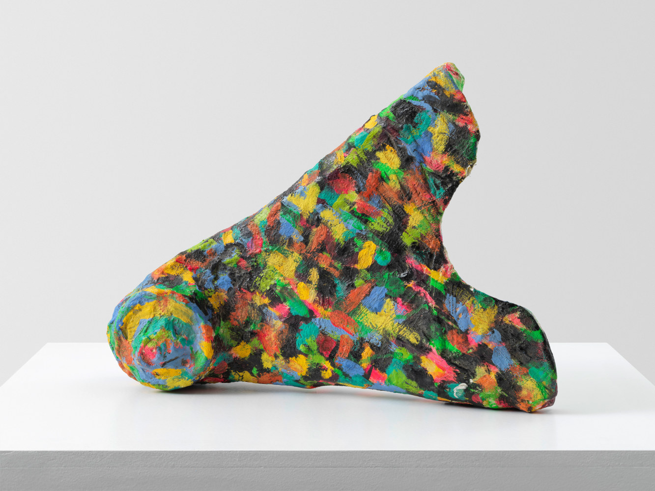 Passstück (bemalt von Eugenia Rochas)

Between 1982 and 1984

Papier-m&amp;acirc;che, plaster, gauze, wood, painted

42 x 31 x 11 cm / 16 1/2 x 12 1/4 x 4 3/8 in

&amp;copy; Archiv Franz West &amp;copy; Estate Franz West