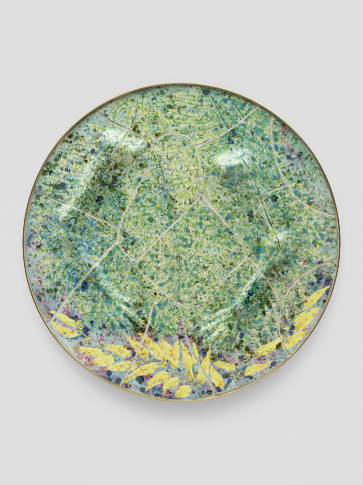 Abrazo

2023

Glazed ceramic with glass in aluminum frame

&amp;oslash; 89.5 x 5.5 cm / &amp;oslash; 35 1/4 x 2 1/8 in

&amp;copy; Sam Falls