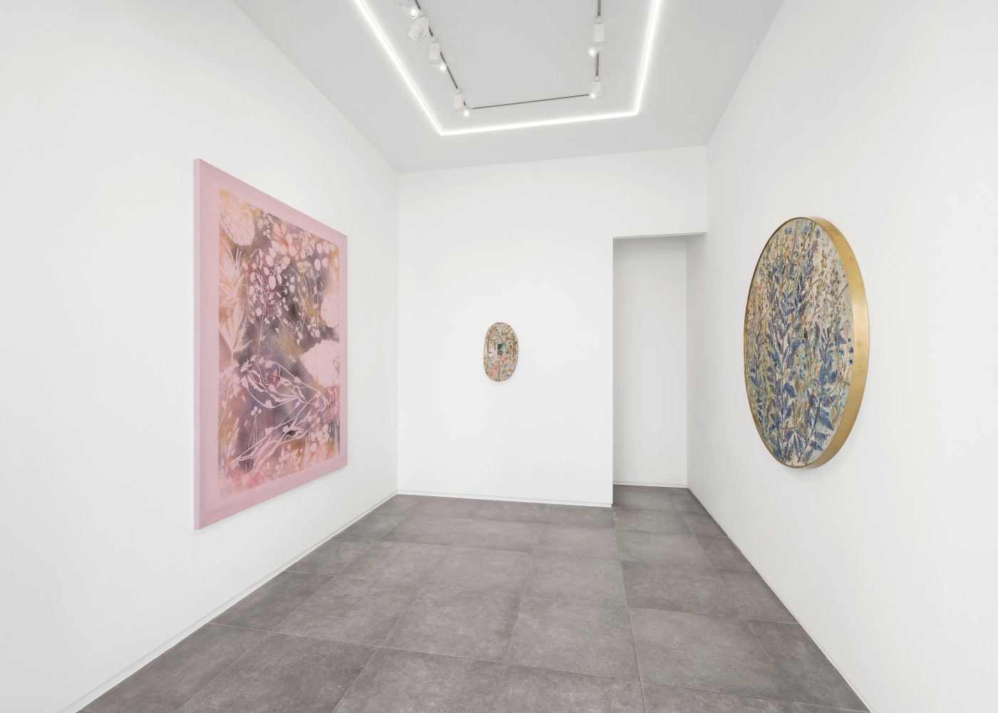 Installation view, Sam Falls, Galerie Eva Presenhuber x P21, Seoul, 2024