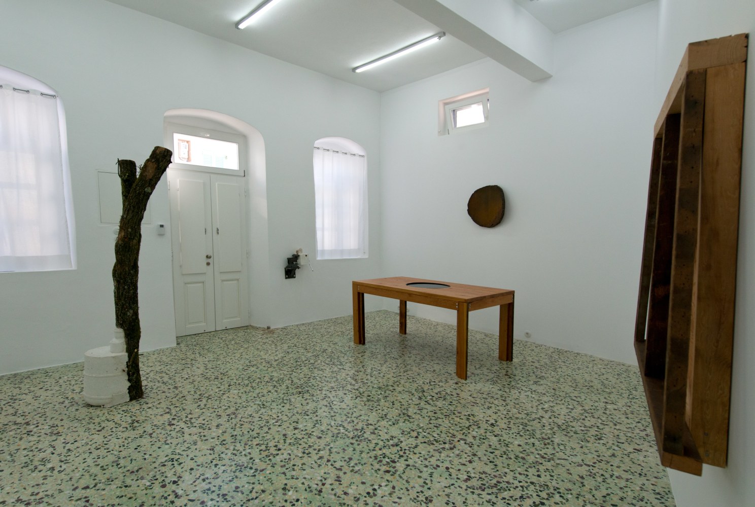 Installation view of Oscar Tuazon sculptures exhibition
