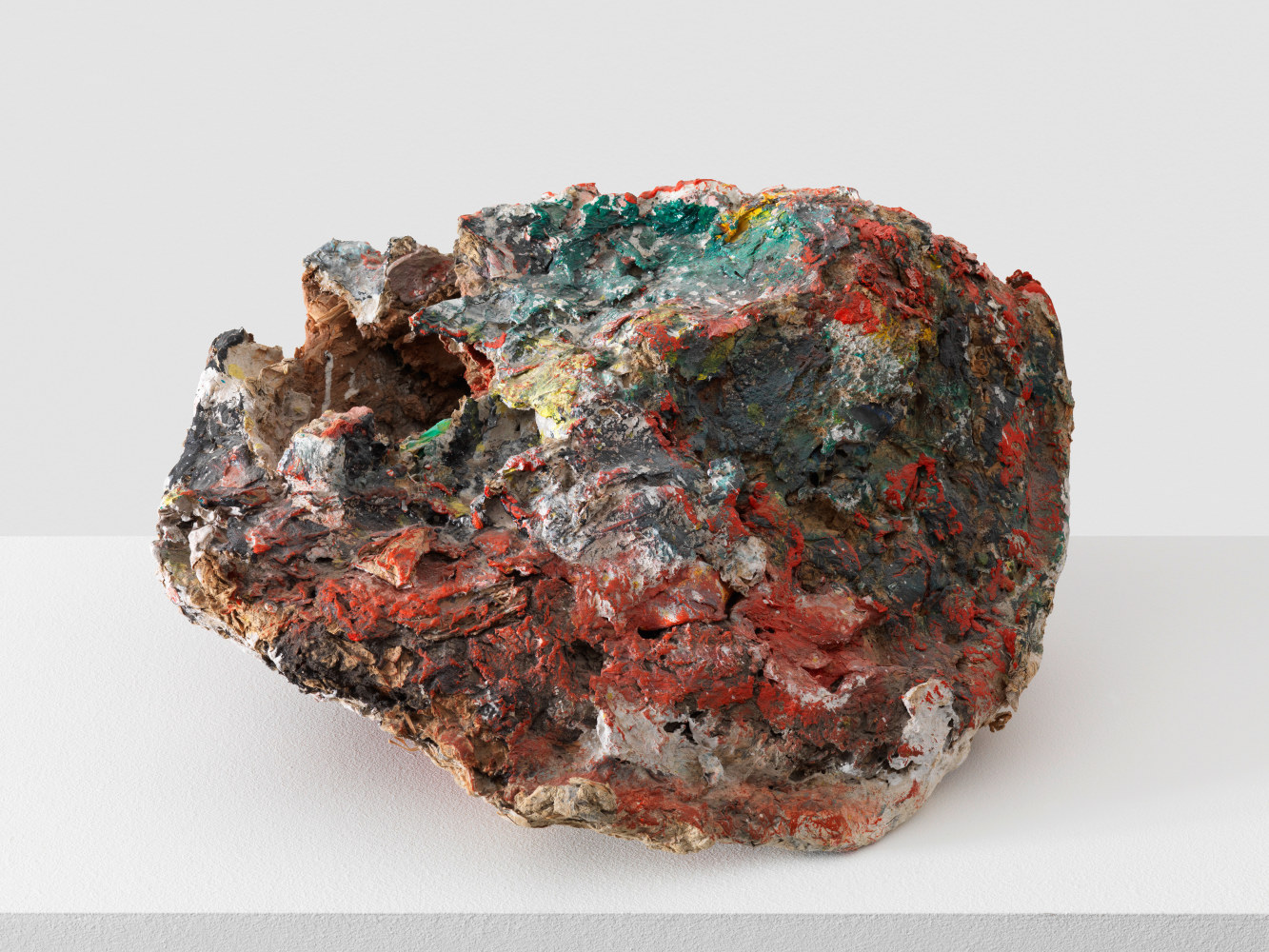 Ohne Titel (bemalt von Herbert Brandl)

1988

Papier-m&amp;acirc;ch&amp;eacute;, painted

Pedestal 100 x 50 x 50 cm / 39 3/8 x 19 5/8 x 19 5/8 in

26 x 45 x 39 cm / 10 1/4 x 17 3/4 x 15 3/8 in

&amp;copy; Archiv Franz West &amp;copy; Estate Franz West