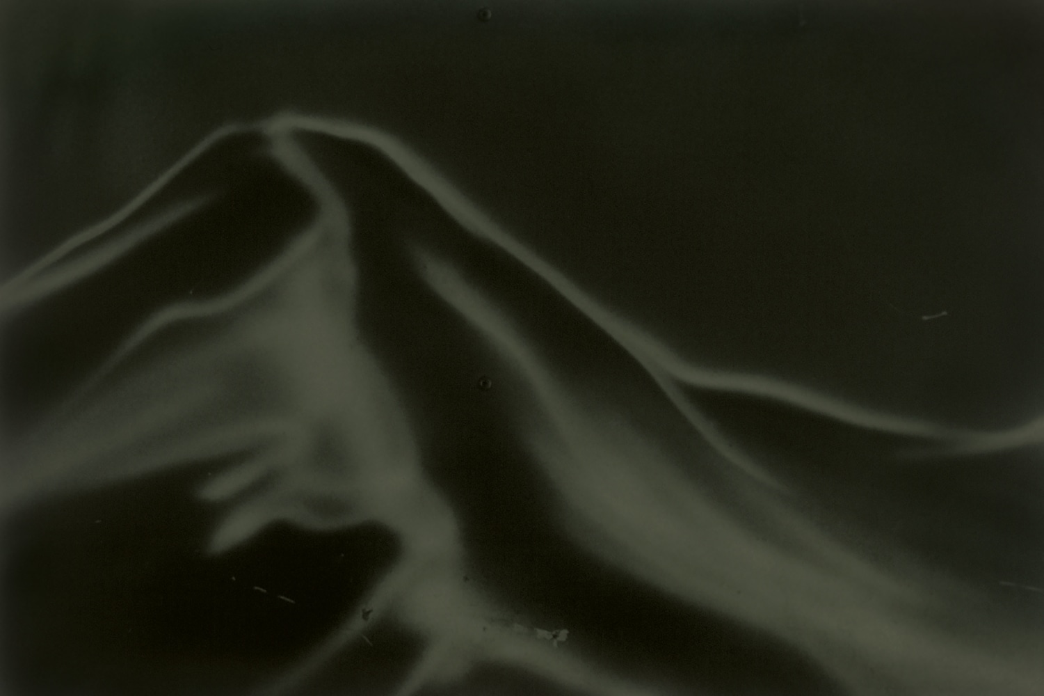 Fotografias XIV

2005
Series of 6 photographs mounted on cardboard, behind glass
Photo, each 10 x 15 cm / 3 7/8 x 5 7/8 in
Sheet, each 20 x 26.5 cm / 7 7/8 x 10 3/8 in

&amp;copy; Estate Peter Fischli David Weiss