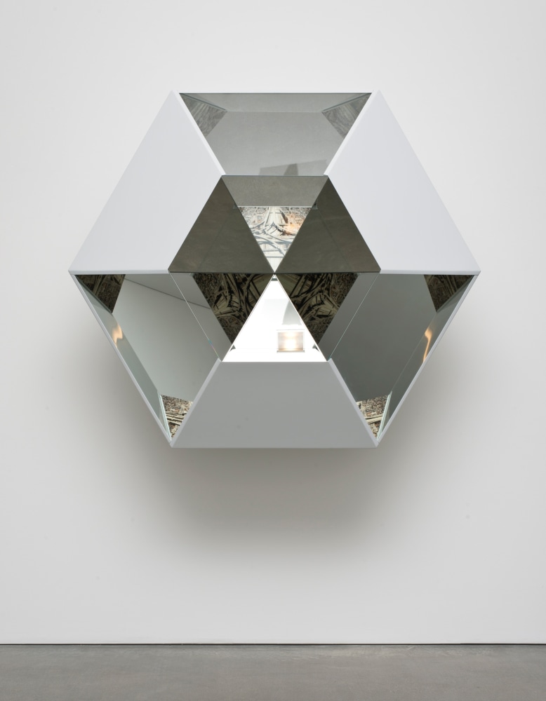 GLASS HORIZON (HEXAGON)

2014

Wood, steel, mirror and clear glass and mounted c-print

Variation 3 of 4 + 2 AP

134.5 x 153 x 57 cm / 53 x 60 1/4 x 22 1/2 inches

225&amp;#39;000 USD