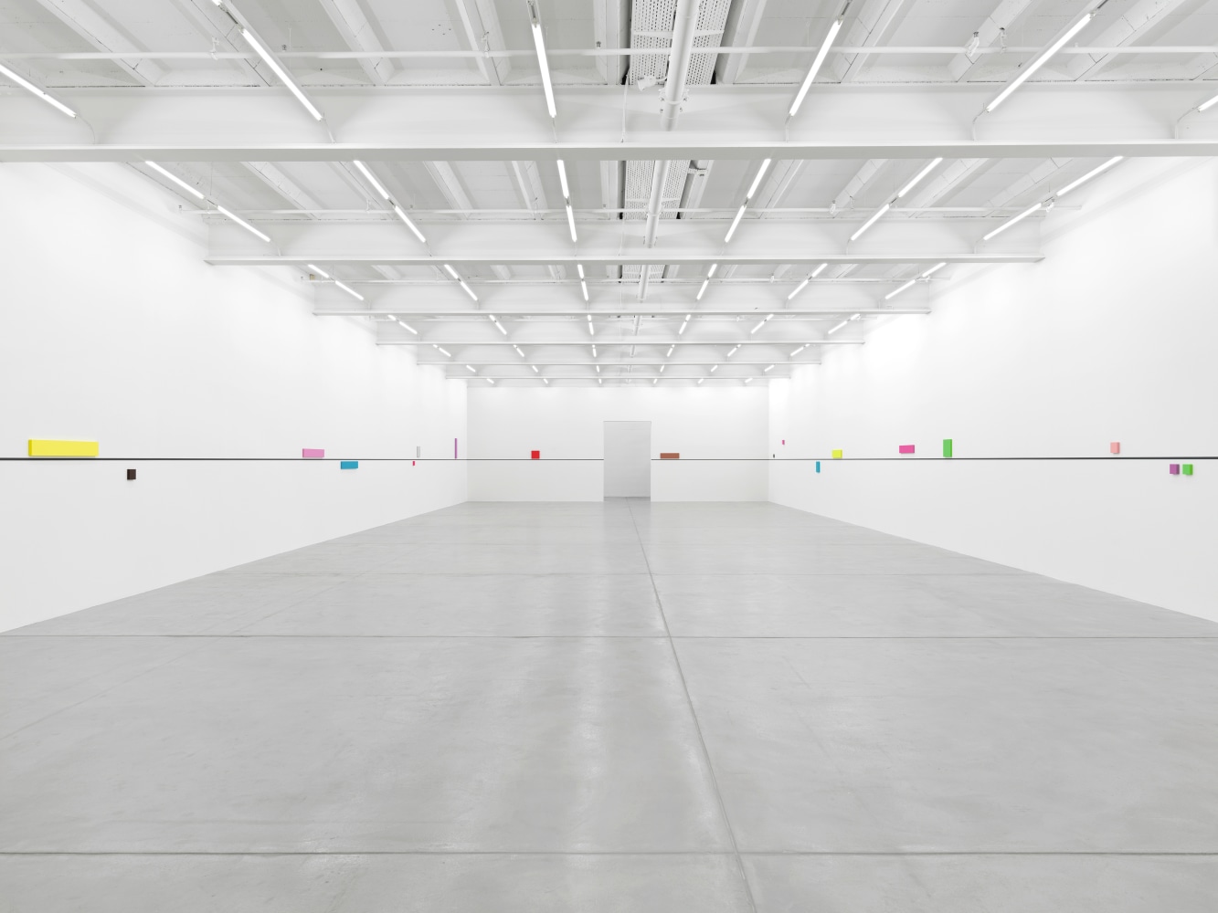 Installation view, Gerwald Rockenschaub, bass+ (re)modification, Galerie Eva Presenhuber, Maag Areal, Zurich, 2024