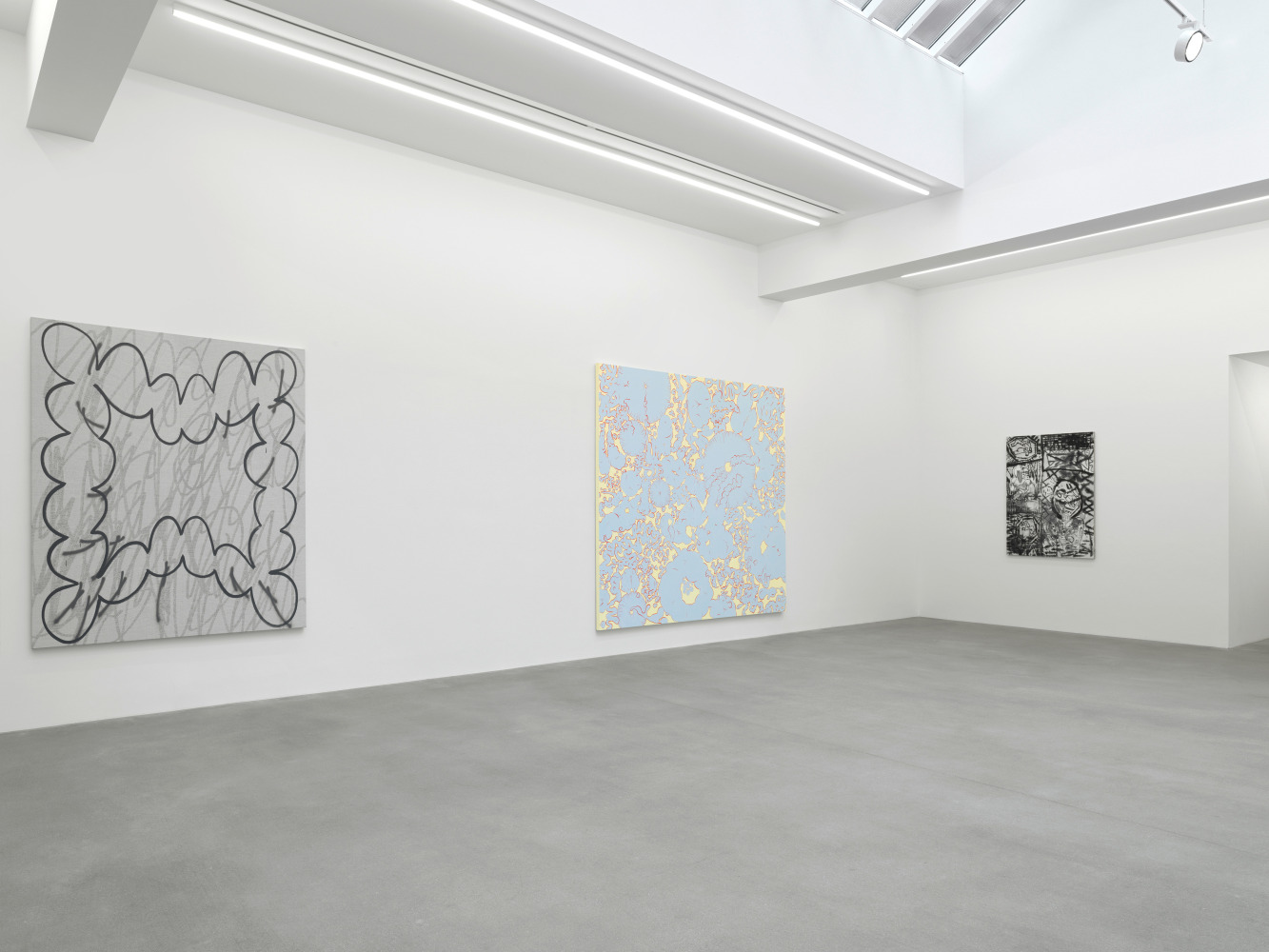 Installation view, Showroom,&amp;nbsp;EVERYONE GETS LIGHTER, Galerie Eva Presenhuber, Waldmannstrasse, Zurich, 2021