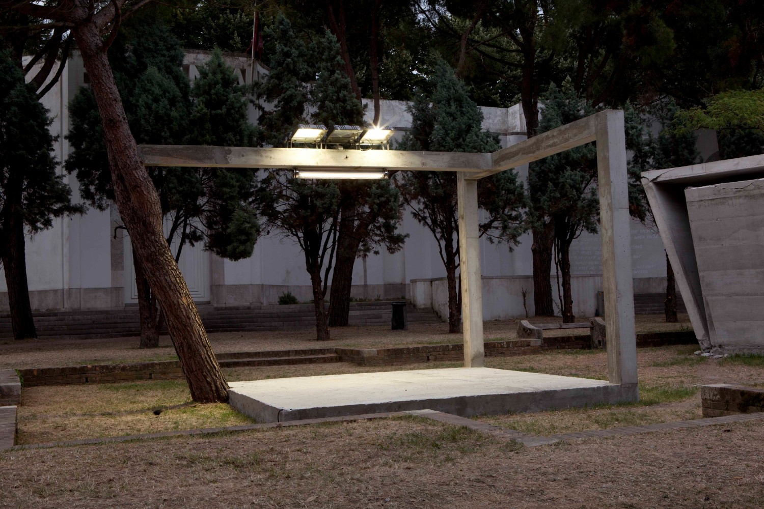 Installation view of sculpture by Oscar Tuazon