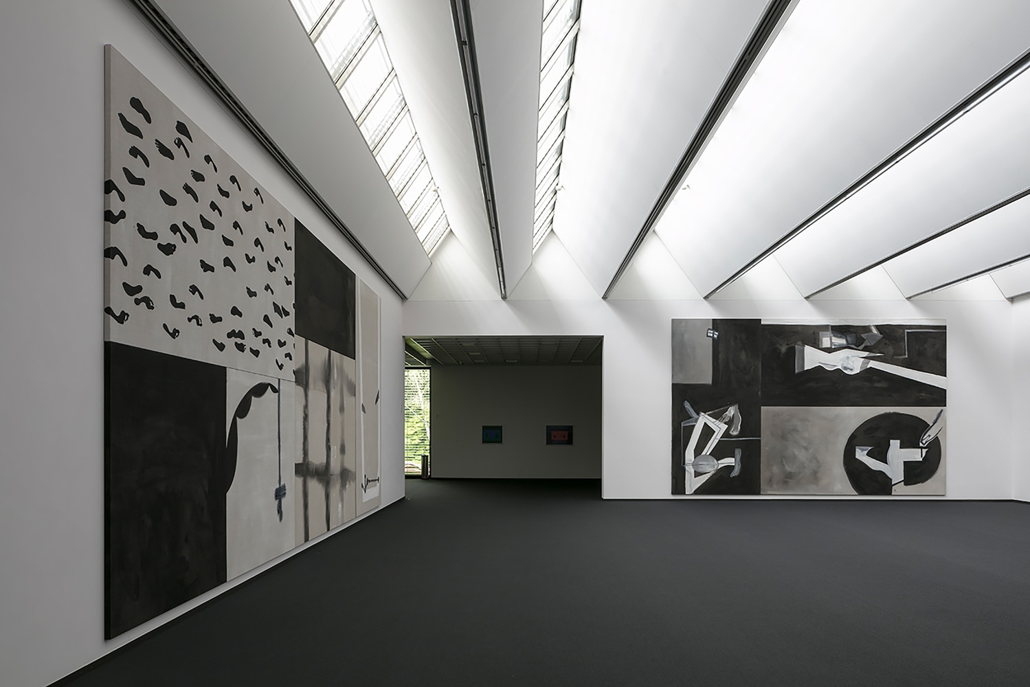 Installation view of paintings ans drawings by Tobias Pils