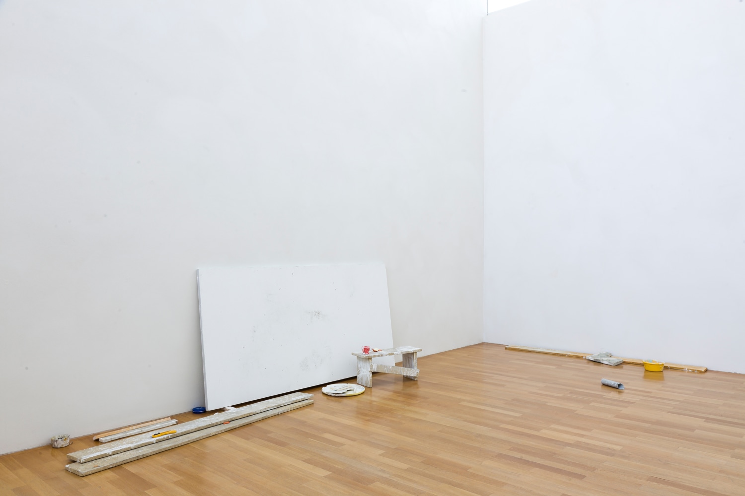 Installation view of sculptures by Peter Fischli and David Weiss