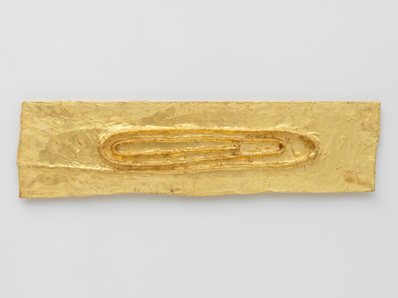 Idiosyngramm

1985

Cardboard, paper mach&amp;eacute;, gold leaf

34 x 128 x 9 cm / 13 3/8 x 50 3/8 x 3 1/2 in

&amp;copy; Archiv Franz West &amp;copy; Estate Franz West