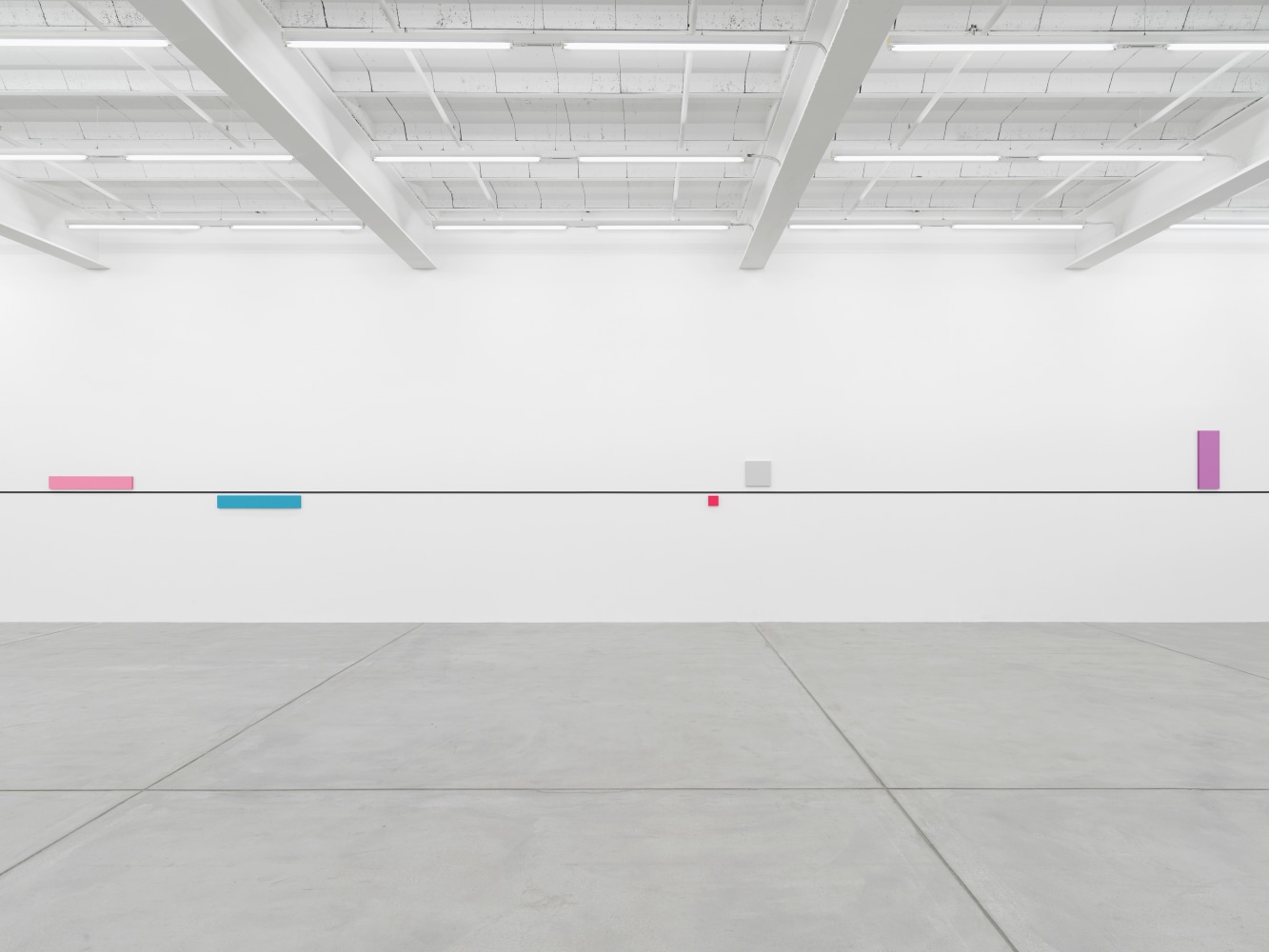 Installation view, Gerwald Rockenschaub, bass+ (re)modification, Galerie Eva Presenhuber, Maag Areal, Zurich, 2024