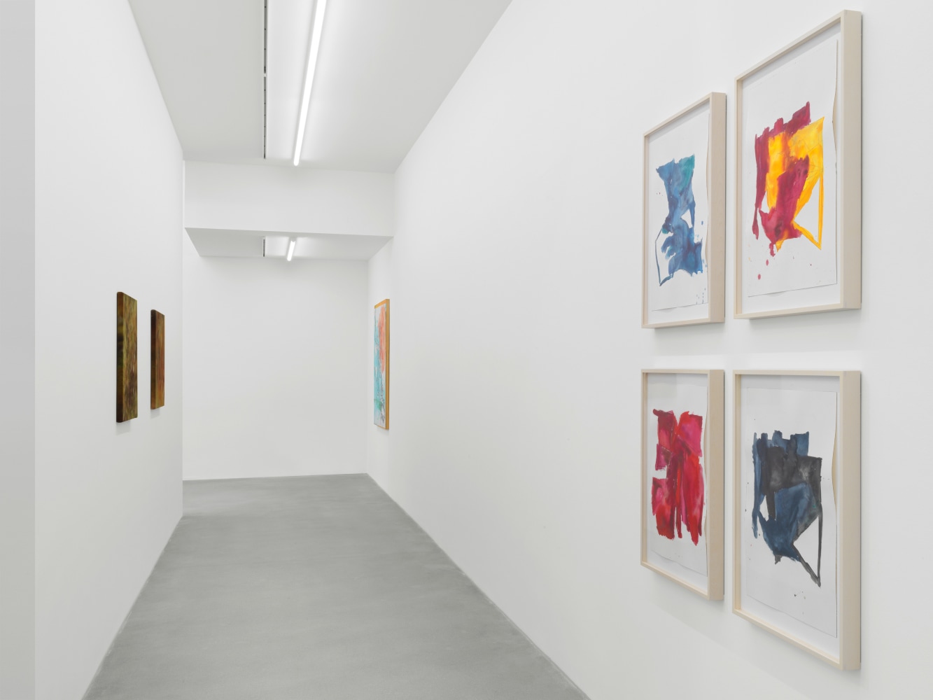 Installation view, Showroom,&amp;nbsp;EVERYONE GETS LIGHTER, Galerie Eva Presenhuber, Waldmannstrasse, Zurich, 2021