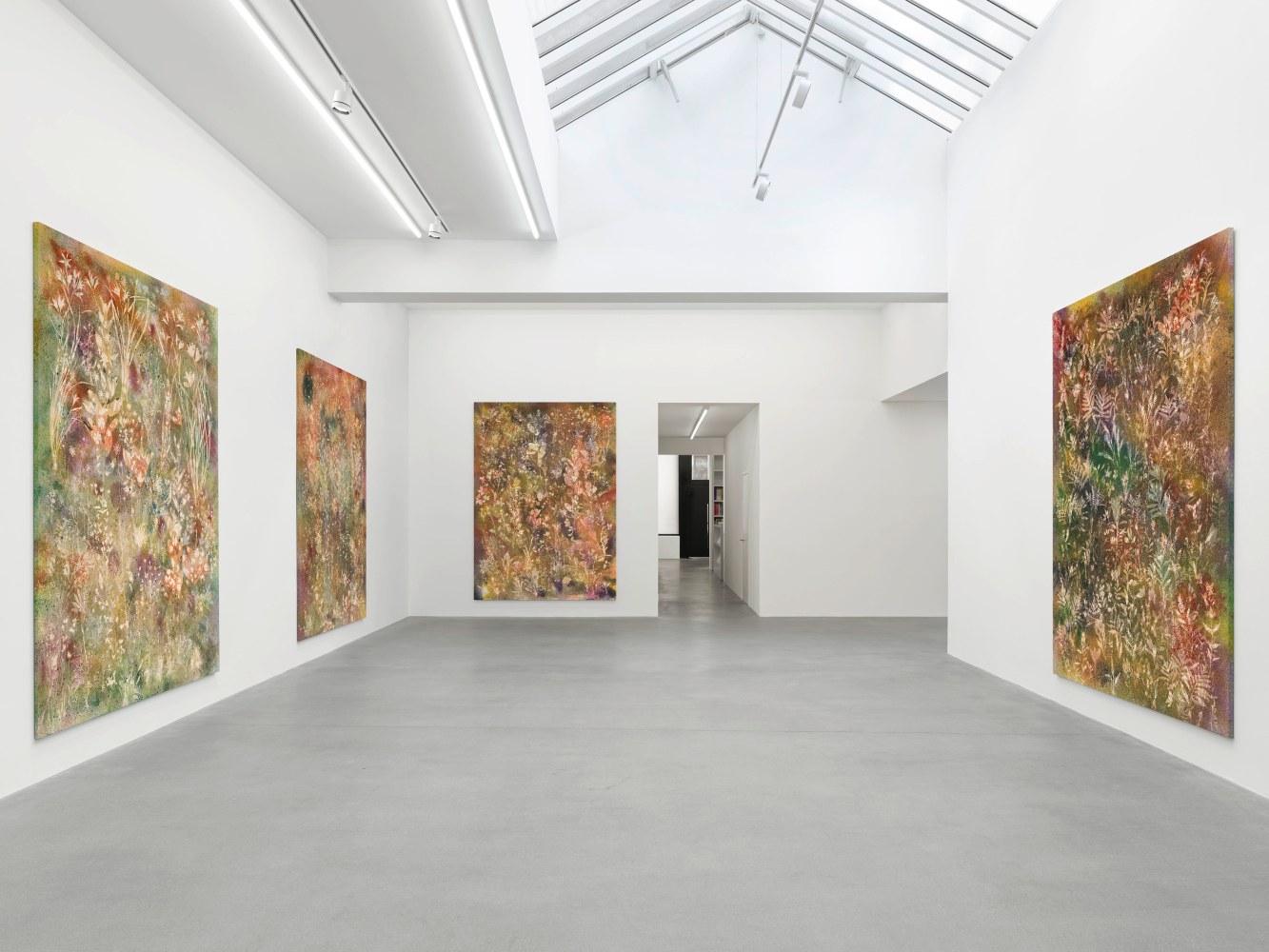 Installation view, Sam Falls, Galerie Eva Presenhuber, Waldmannstrasse, Zurich, 2025