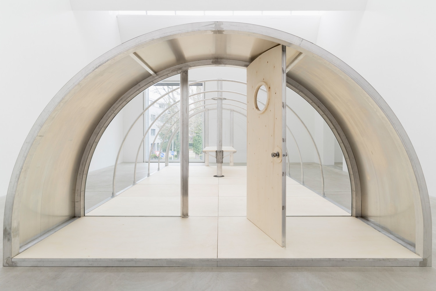 Quonset Tent

2016

Aluminum, Acrylic, Wood, Glass

228 x 608 x 400 cm / 89 3/4 x 239 3/8 x 157 1/2 in

&amp;copy; Oscar Tuazon