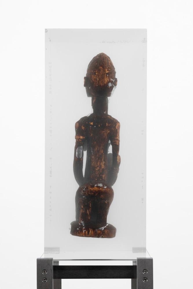 MATTHEW ANGELO HARRISON
Mother Still Holds You
2024
Wooden figure, polyurethane resin, steel, acrylic
Sculpture 56 x 24.5 x 21 cm / 22 x 9 5/8 x 8 1/4 in
Pedestal 112 x 27.5 x 27.5 cm / 44 1/8 x 10 7/8 x 10 7/8 in
HARRI60090