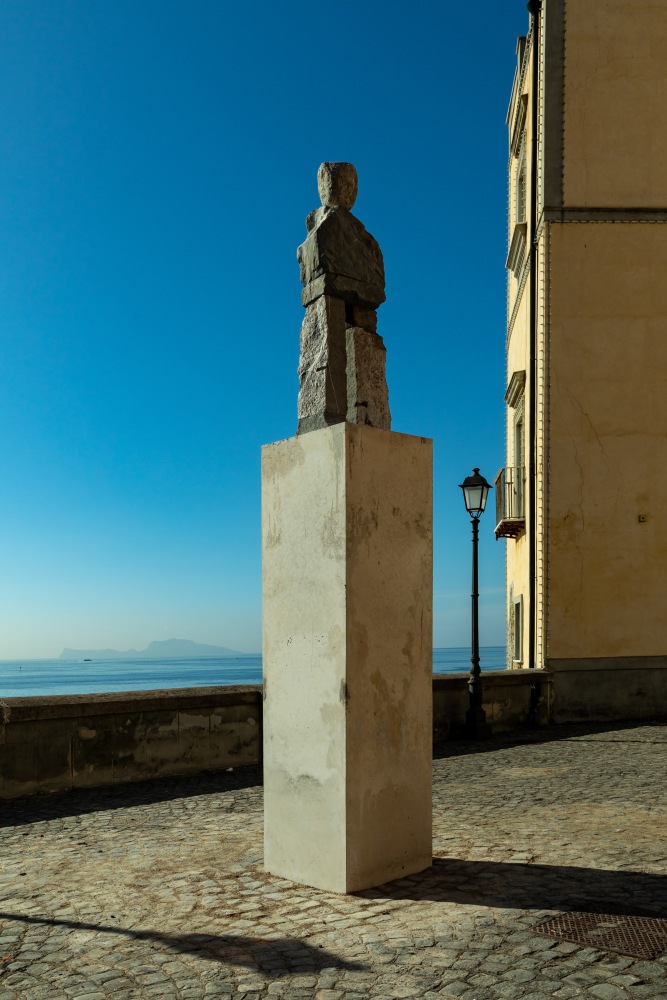 Installation view, Ugo Rondinone, the first, Panorama Pozzuoli, Napoli, 2025