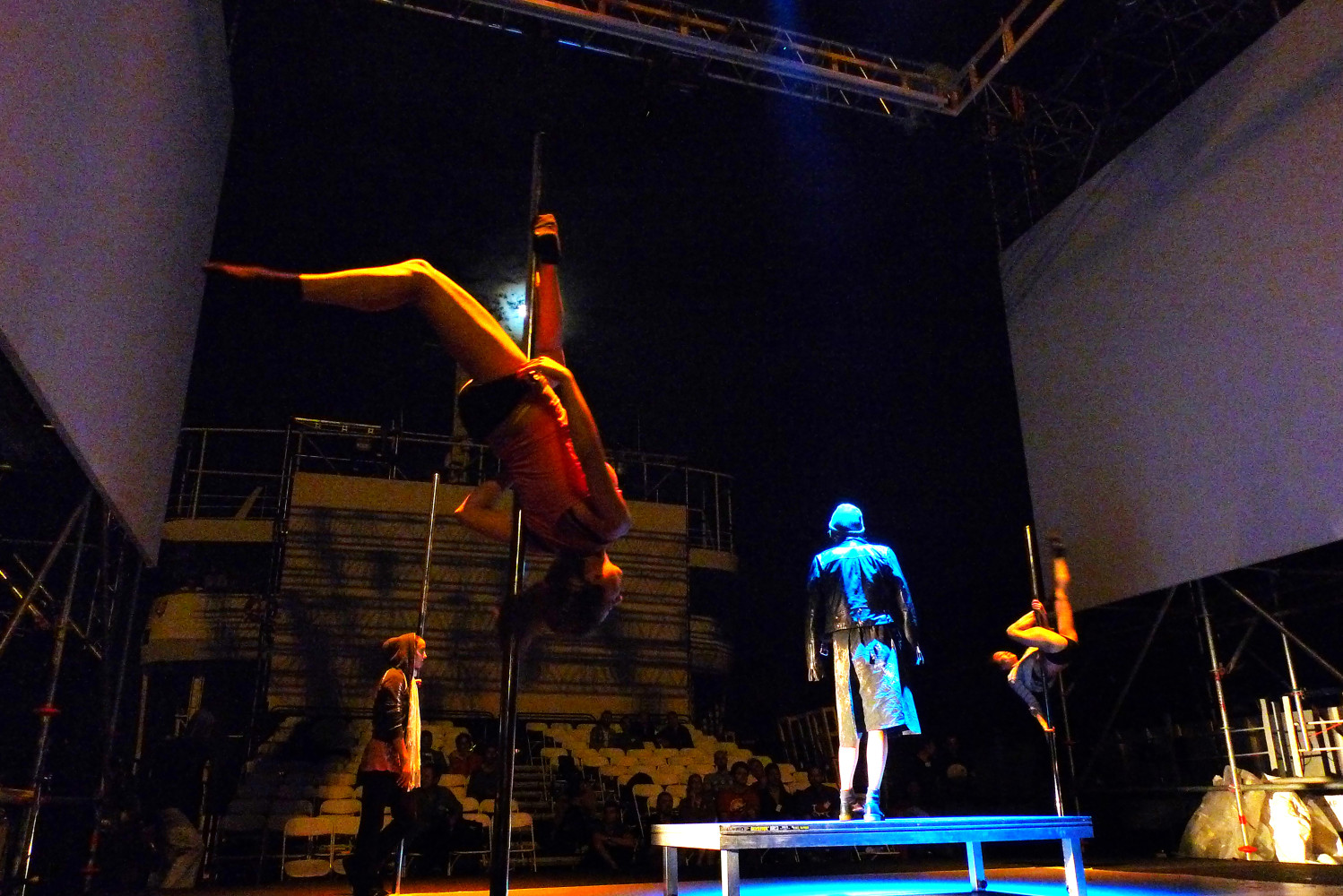 Image of performance by Doug Aitken