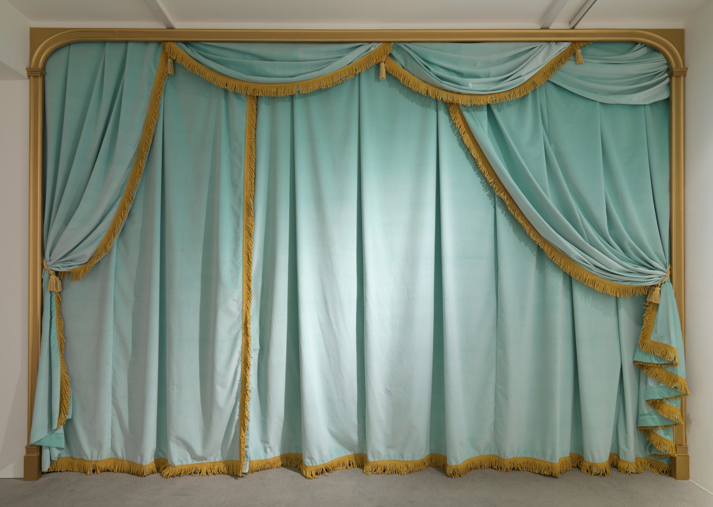 Film installation by Karen Kilimnik