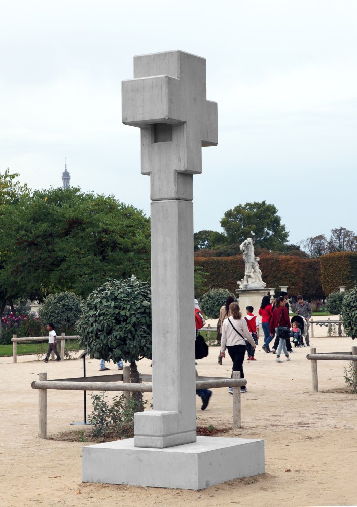 Installation view of sculpture by Valentin Carron