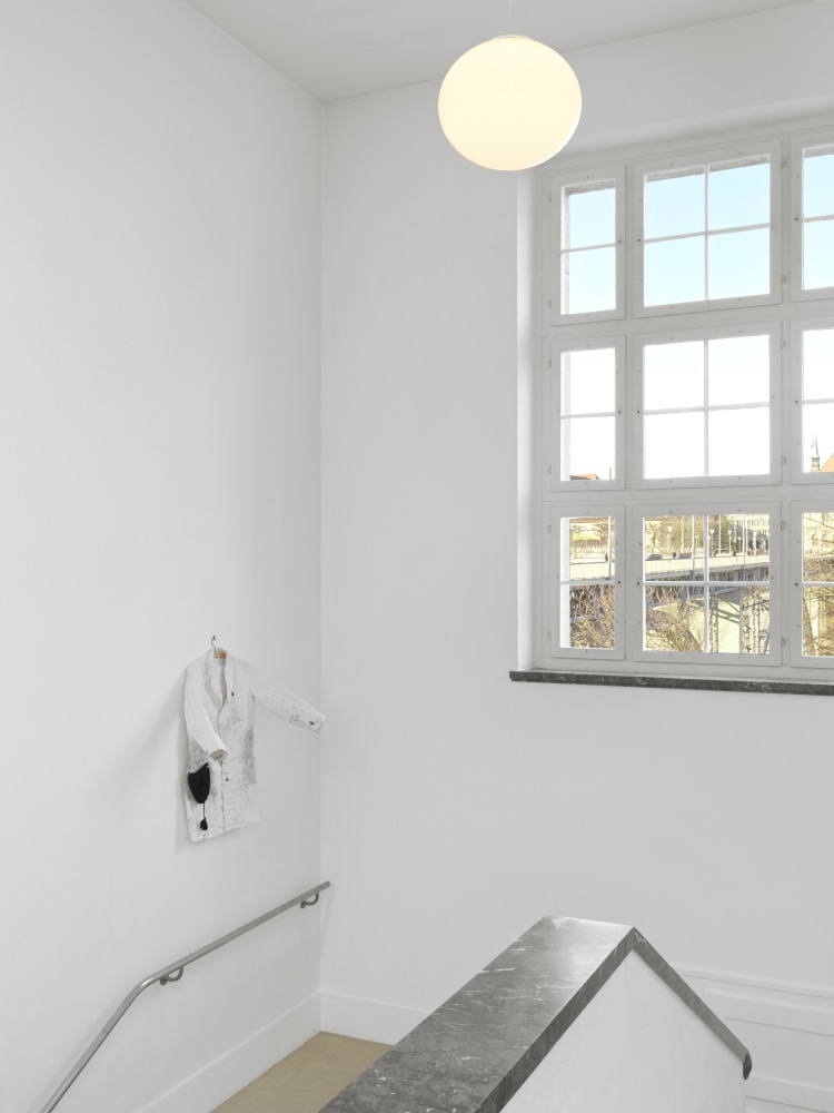 Installation view of sculptures and paintings by Jean-Frédéric Schnyder