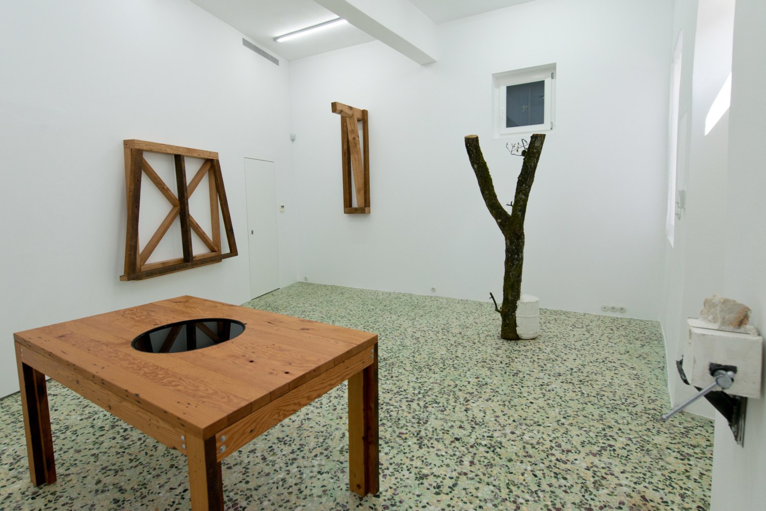 Installation view of Oscar Tuazon sculptures exhibition