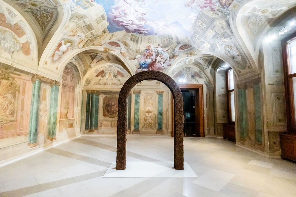Installation view, Ugo Rondinone, arched landscape, Belvedere, Vienna, 2024
