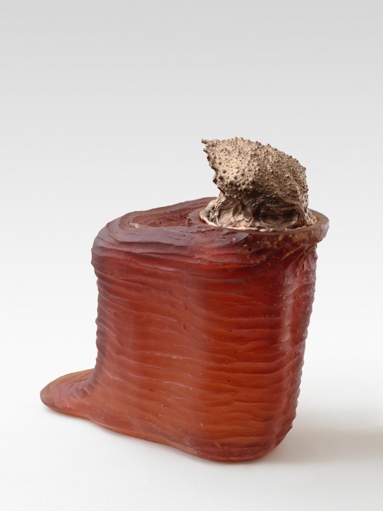 JEAN-MARIE APPRIOU
Ocean drops (crab)
2023
Casted glass and waxed bronze
Unique 35 x 35 x 23 cm / 13 3/4 x 13 3/4 x 9 in
APPRI59202